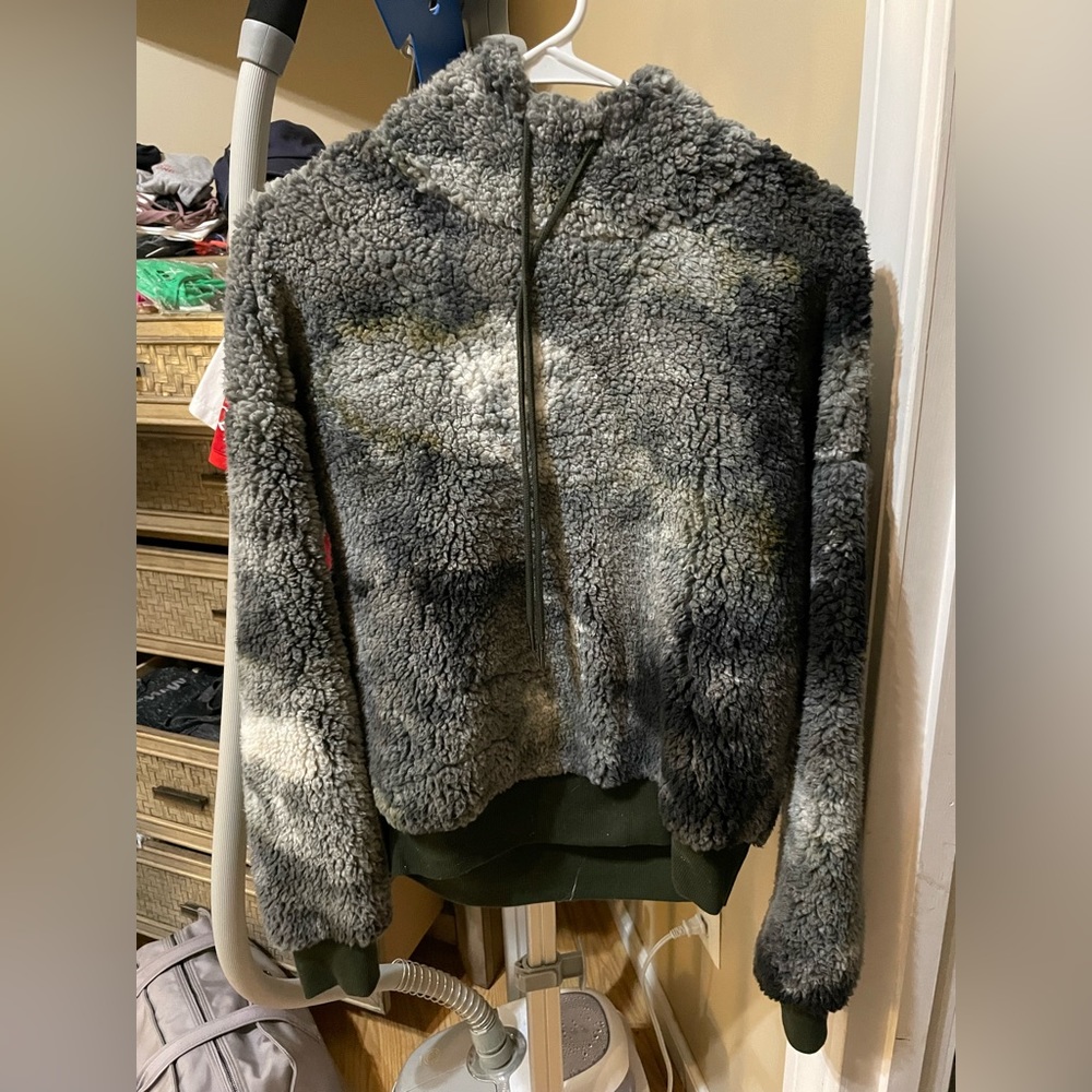 NWOT Women’s XS Zella Hoodie
